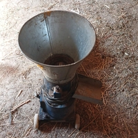 Granulla yem maydalagich